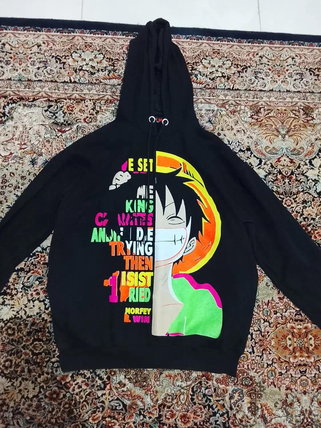 هودی|لباس|بهارستان, |دیوار