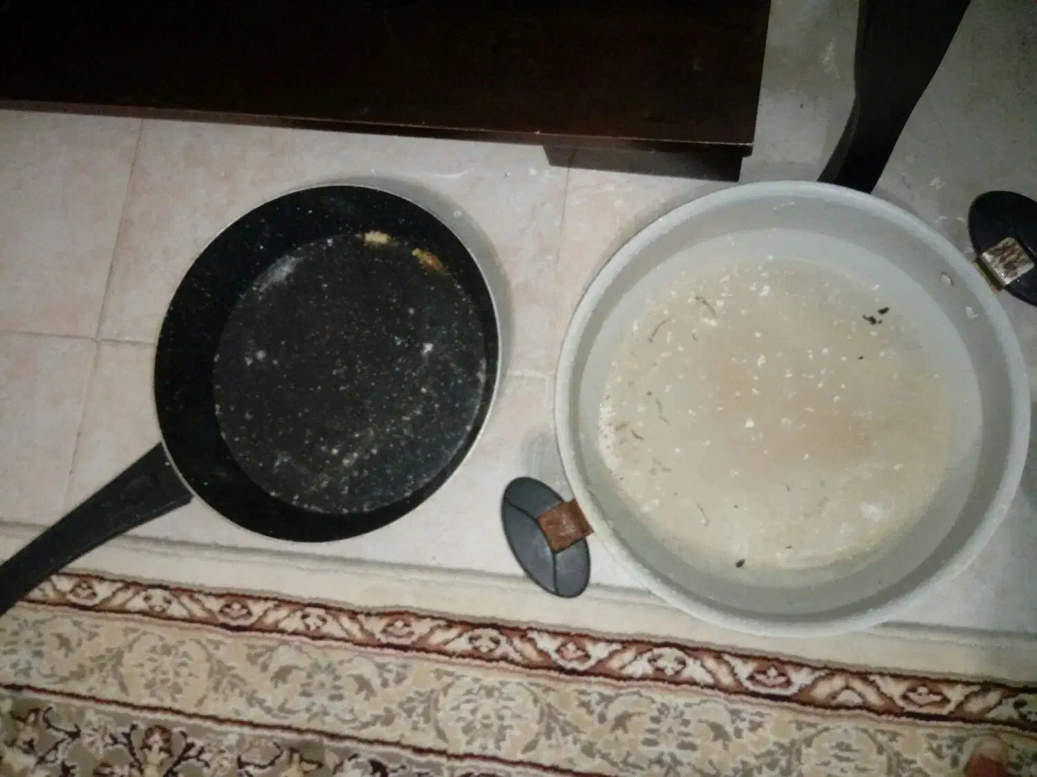 قابلمه.ماهیتابه|ظروف پختوپز|کیش, |دیوار