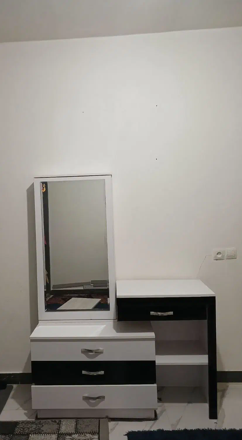 میز آرایشی|جاکفشی، کمد، دراور|ماهدشت, |دیوار