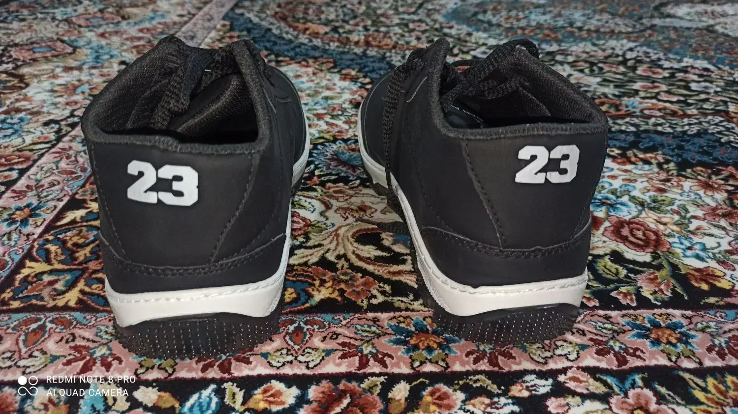 کفش|کیف، کفش، کمربند|اشتهارد, |دیوار