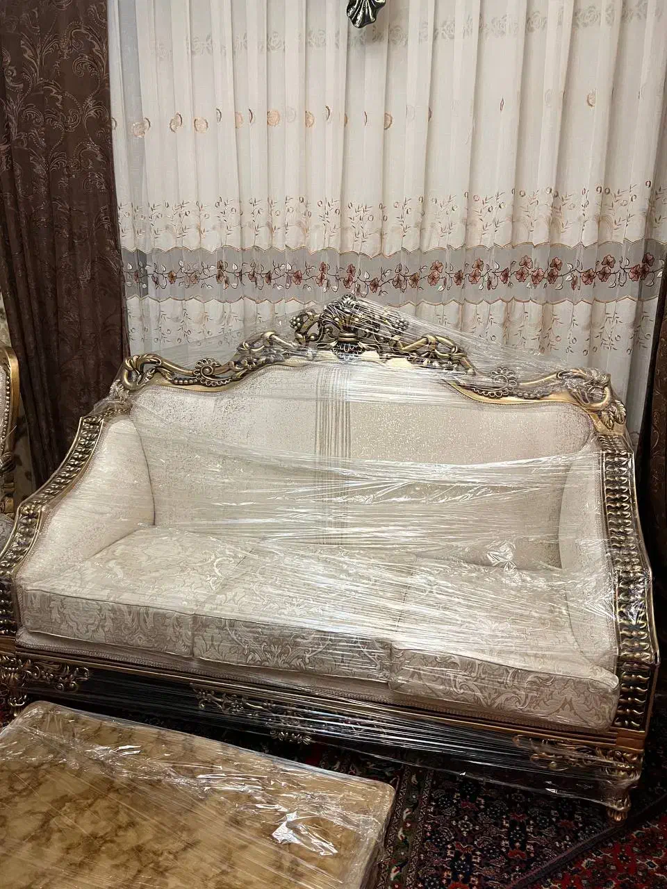 مبل سلطنتی|مبلمان خانگی و میز عسلی|شاهین دژ, |دیوار