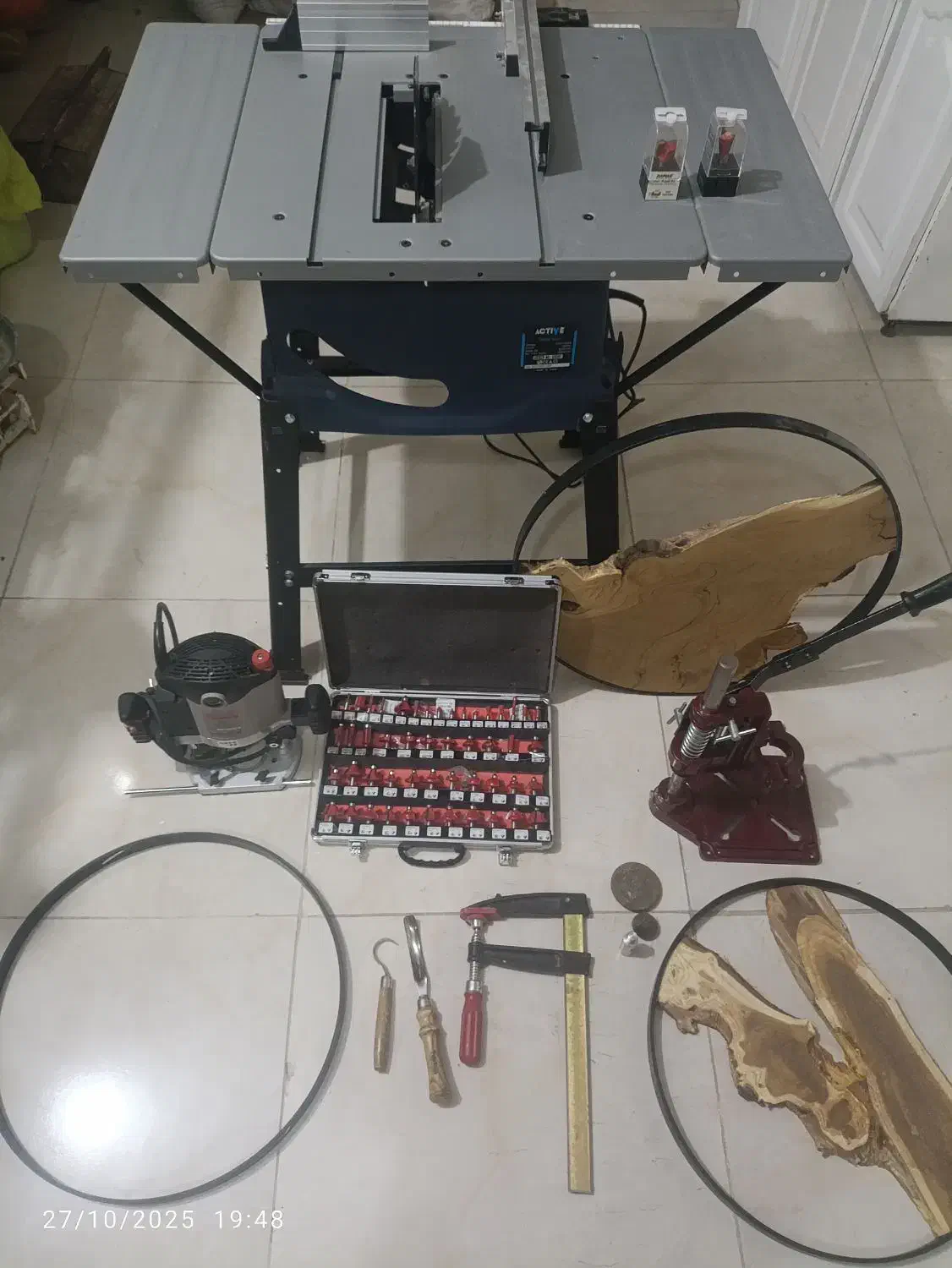 اور فرز و...|ابزارآلات|قروه, |دیوار