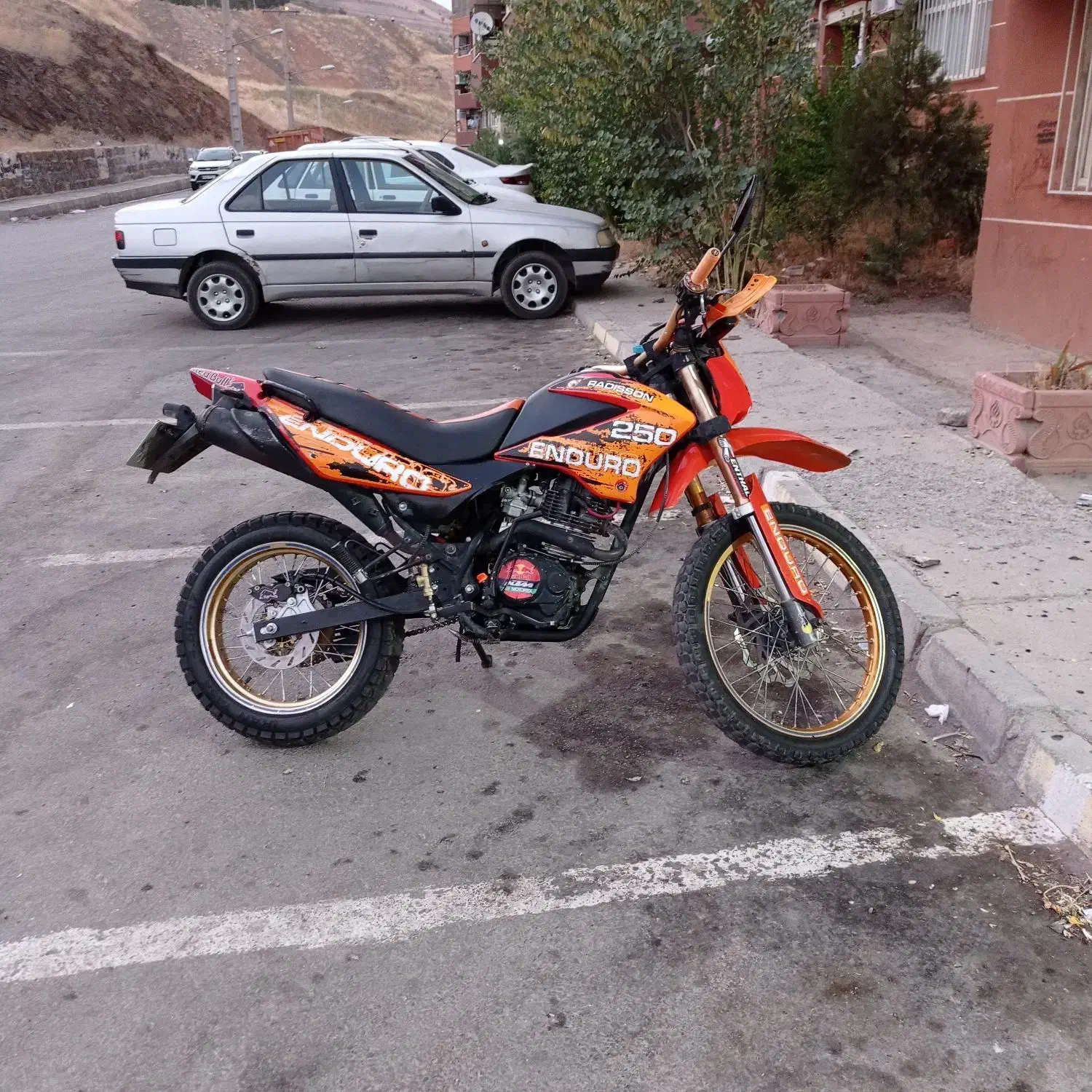 تریل رادیسون ۲۵۰|موتورسیکلت|سنندج, |دیوار