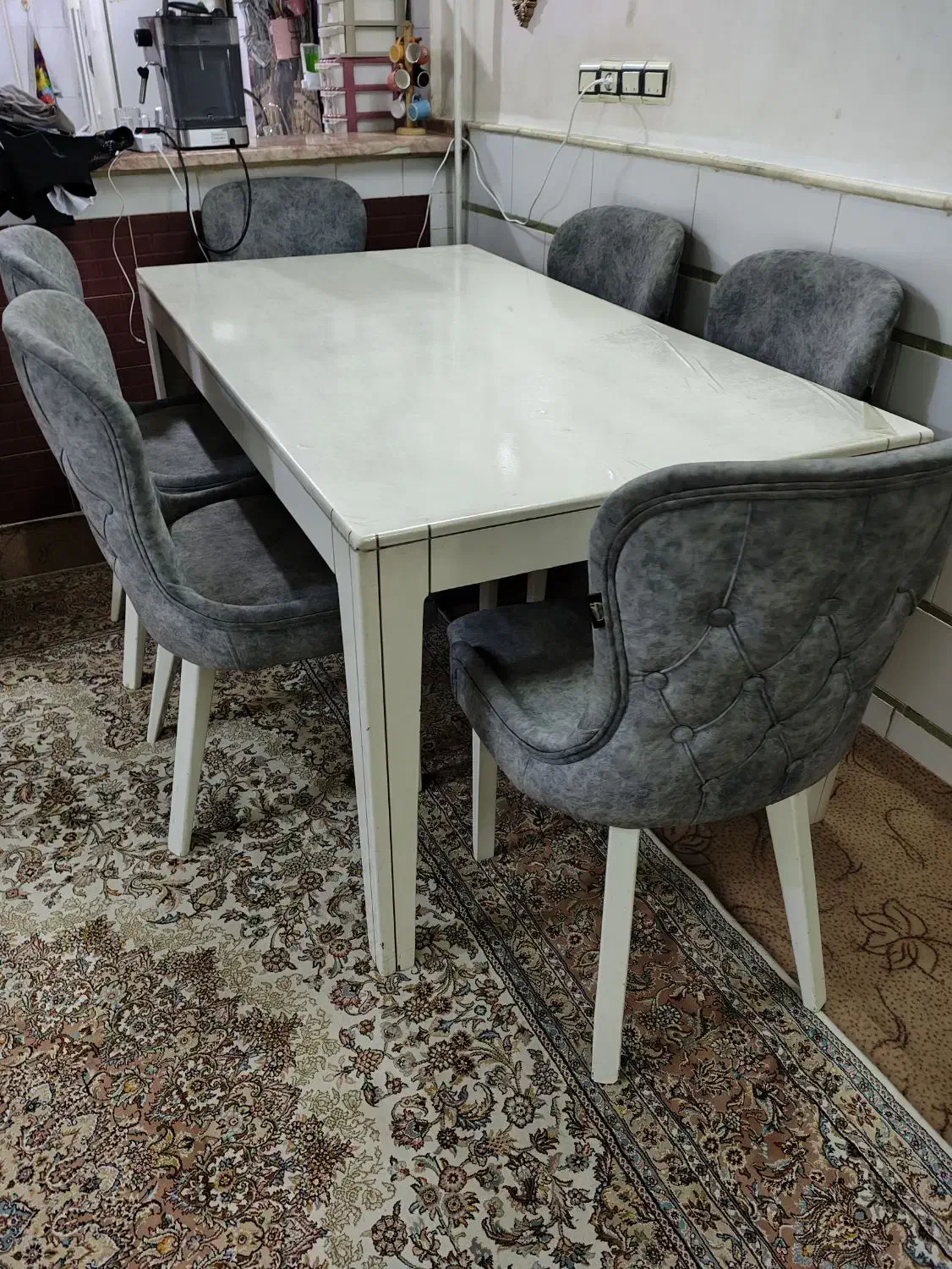میز ناهارخوری ۶ نفره و مبل کاناپه ۳ نفره ست|مبلمان خانگی و میز عسلی|قم, امامزاده ابراهیم|دیوار