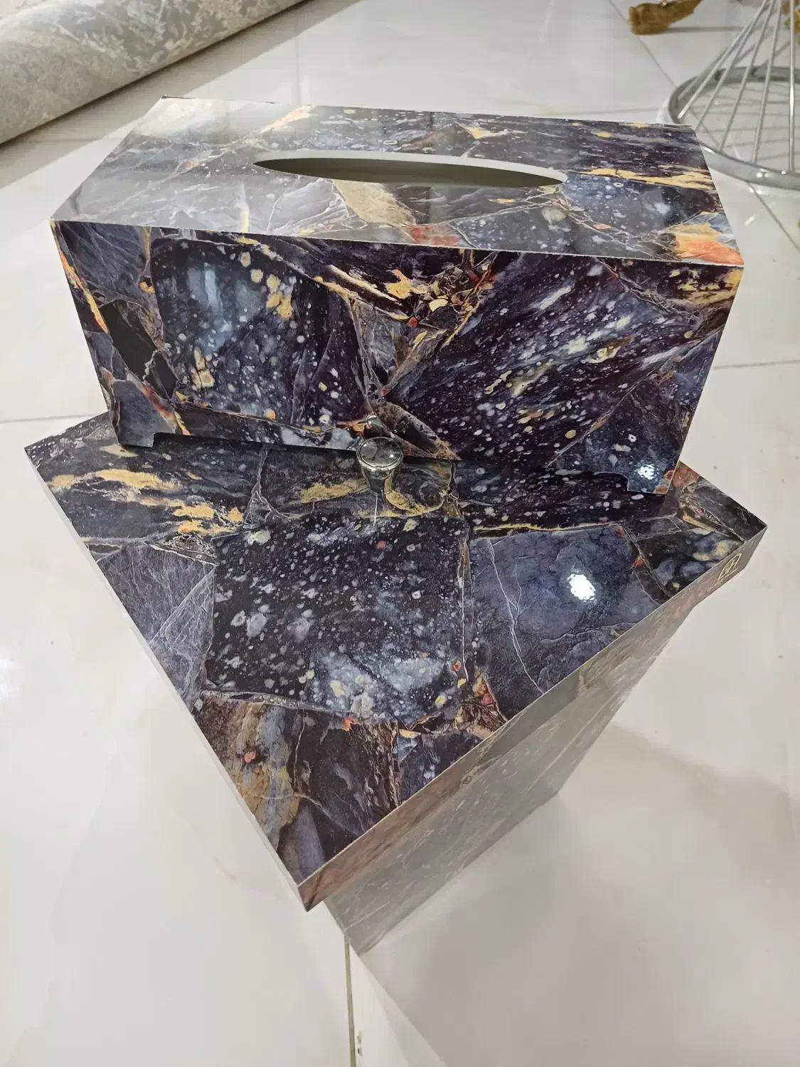 سطل زباله و جادستمال کاغذی|لوازم نظافت|قروه, |دیوار