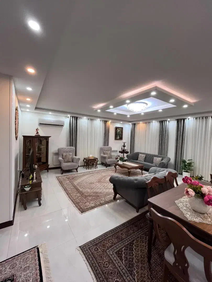 ویلای 240متر فول بازسازی/میدان مالا،اوایلِ خ معلم|فروش خانه و ویلا|بندر انزلی, معلم|دیوار