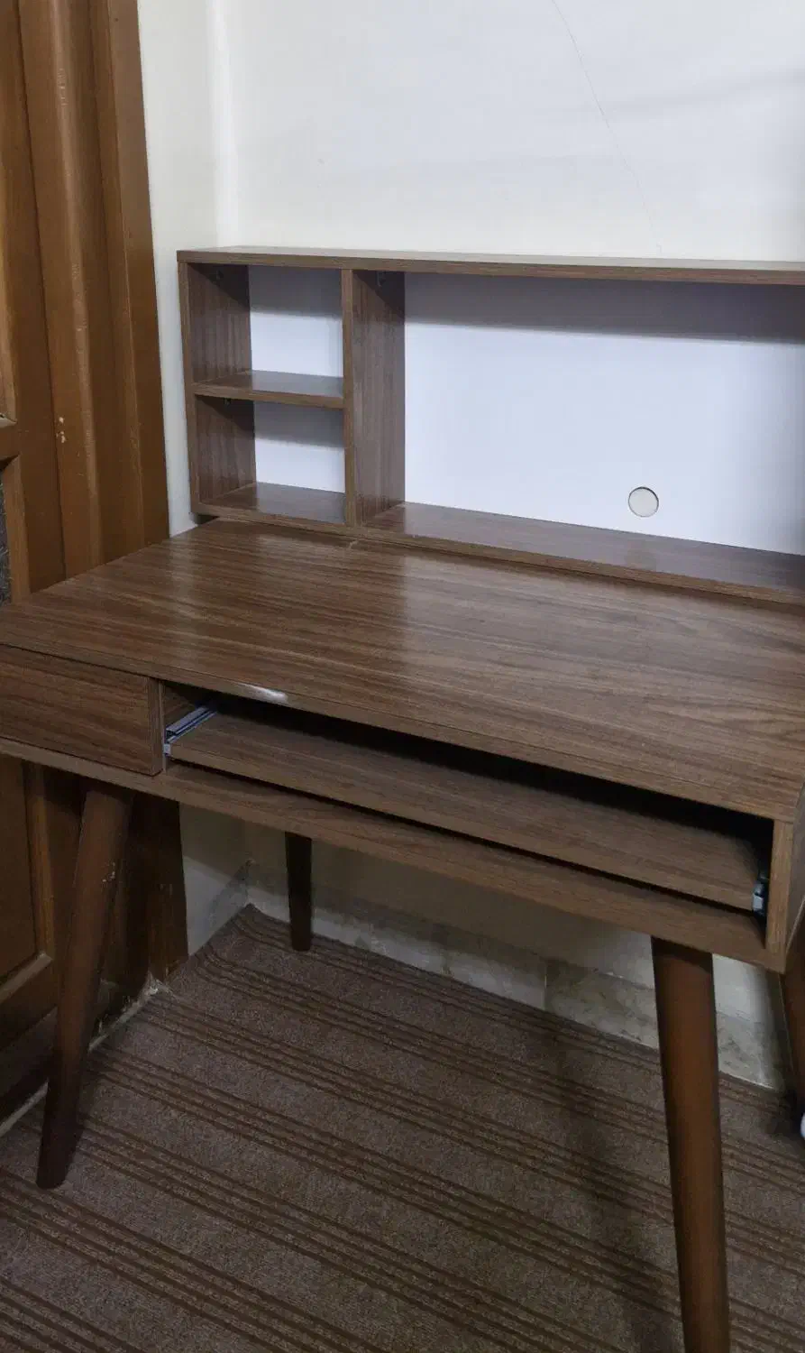 میز تحریر(میز‌ کامپیوتر و لپ تاپ)|میز تحریر و کامپیوتر|خمینی‌شهر, |دیوار