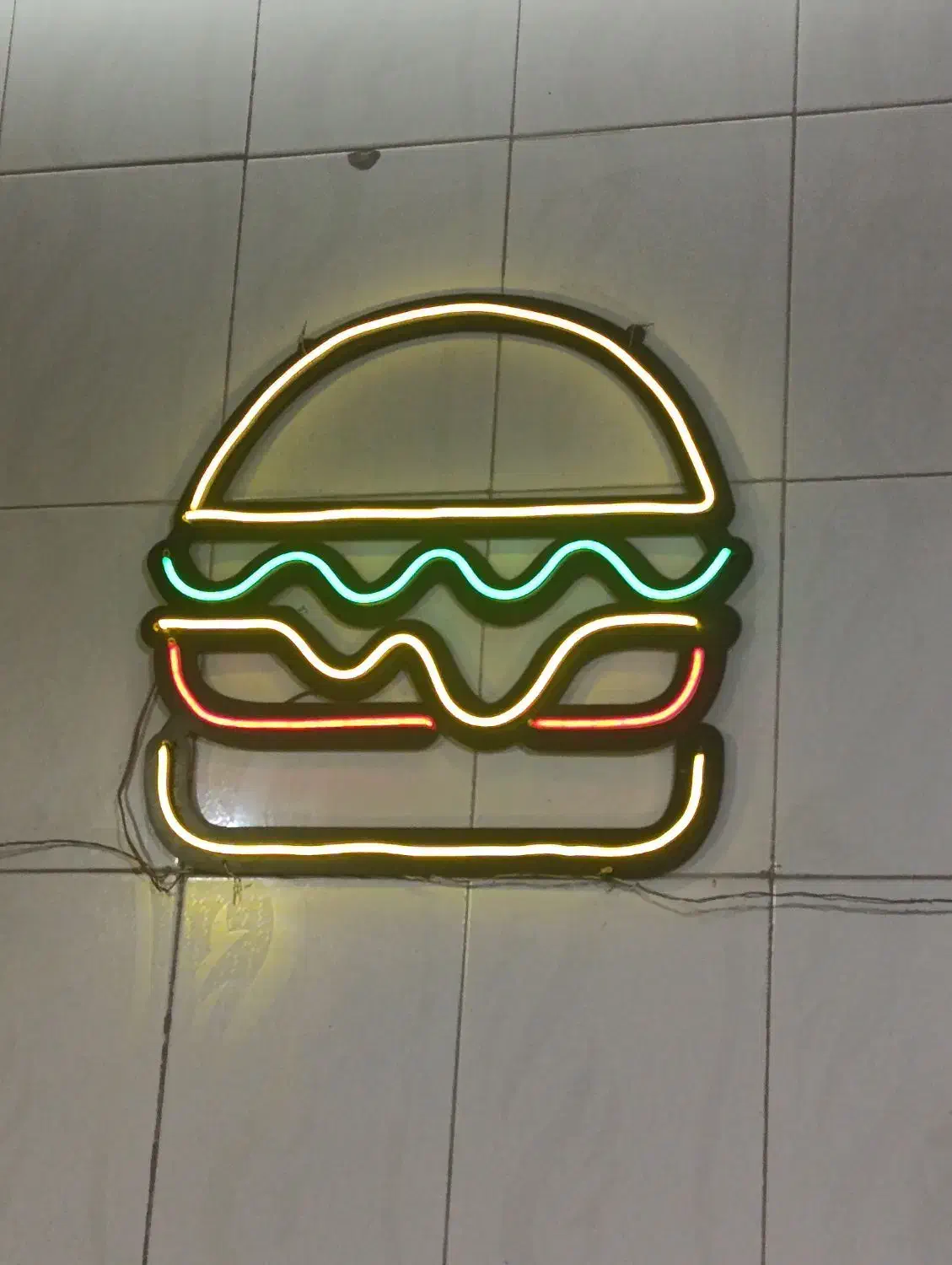 فرکار ساندویچی|استخدام خدمات فروشگاه و رستوران|نیشابور, هفده شهریور|دیوار