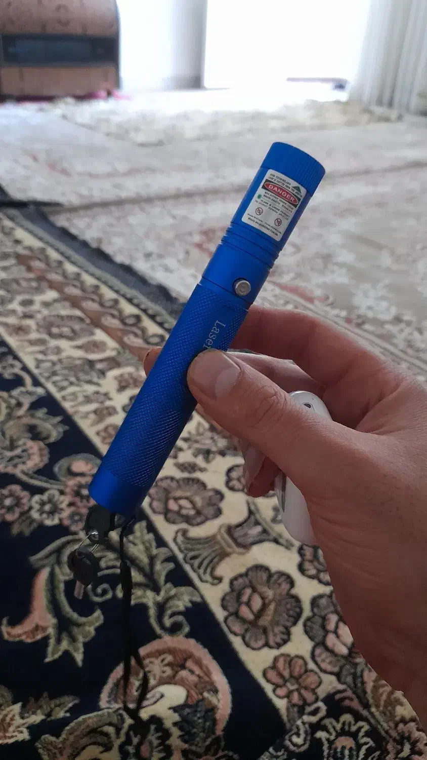 یک عددلیزر و یک عددهنزفری بلوتوثی|لوازم جانبی موبایل و تبلت|چهارباغ, |دیوار