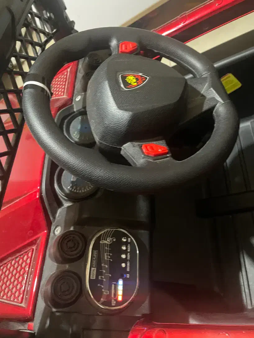 ماشین شارژی ۲ نفره|اسباب‌بازی بچه|ساری, |دیوار