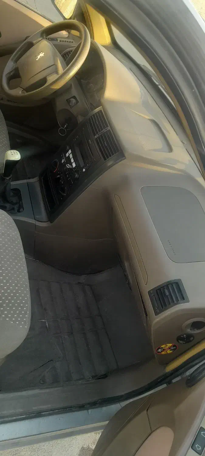 پژو ۴۰۵. تمیز|خودرو سواری و وانت|جیرفت, |دیوار