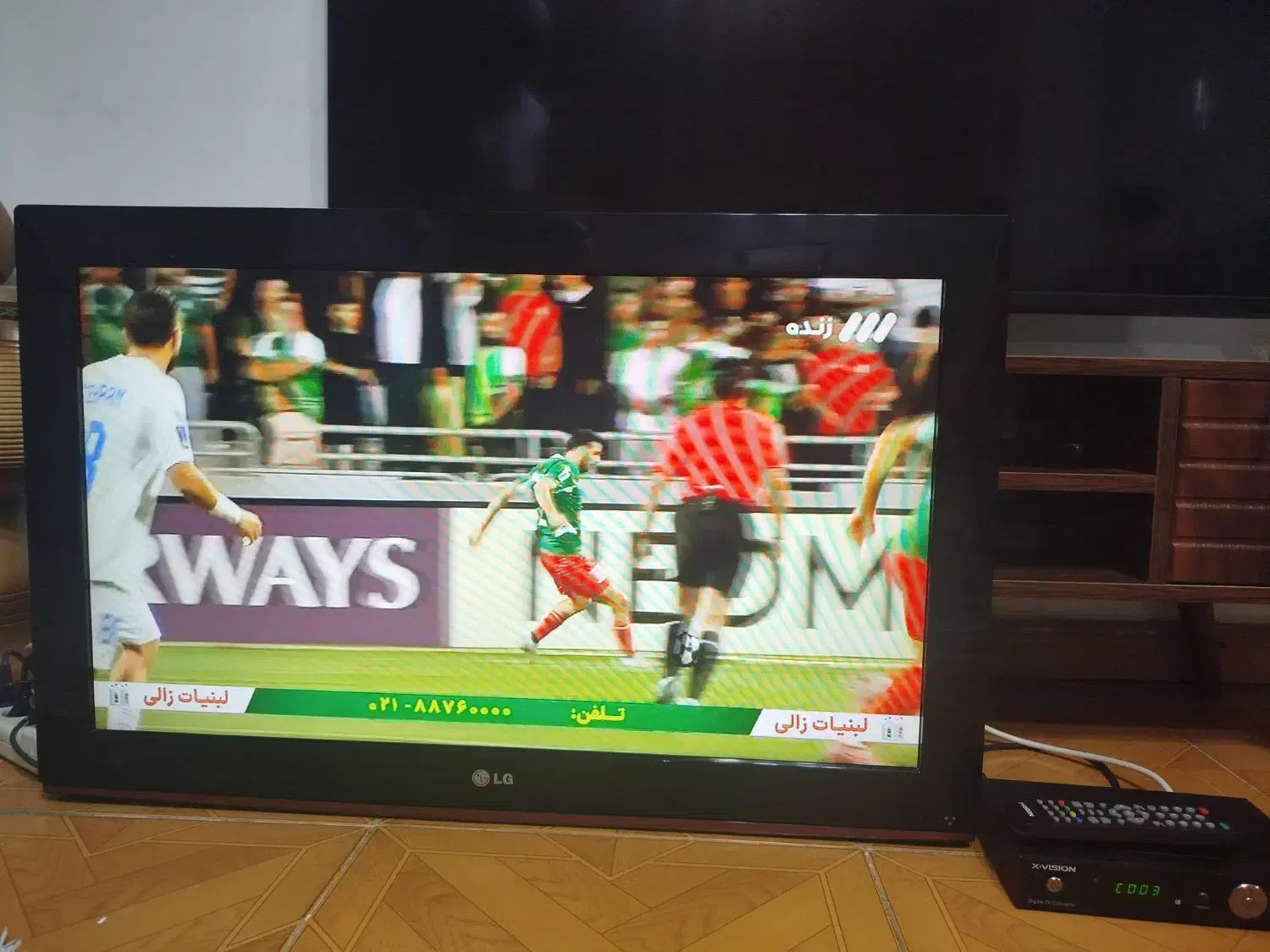 یک دستگاه تلویزیون ال سی دی ۳۲ اینچ|تلویزیون و پروژکتور|تالش, هشتپر|دیوار