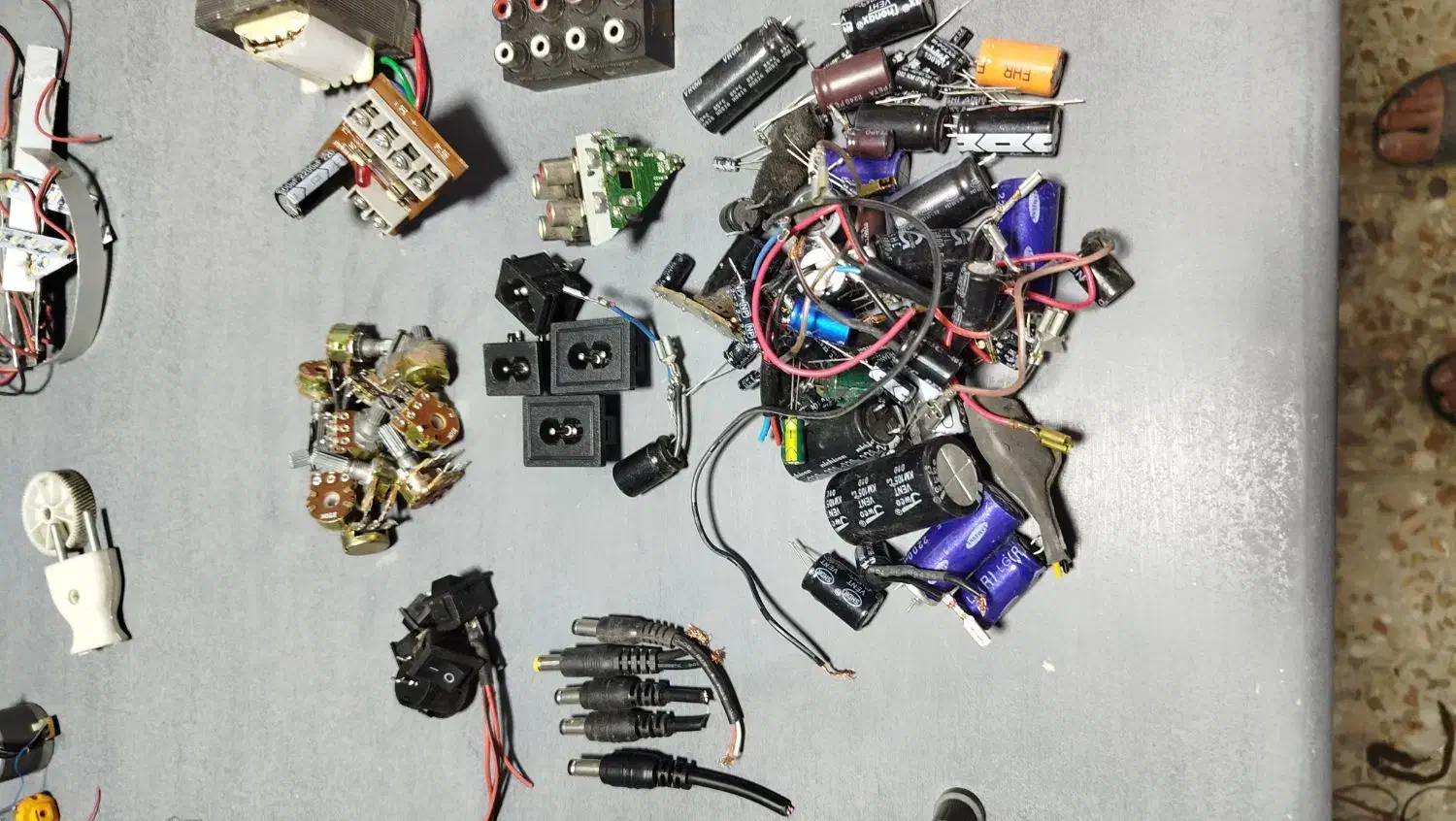 قطعات امپلی فایر و الکترونیک یکجا|سیستم صوتی خانگی|تهران, شهرک رضویه|دیوار