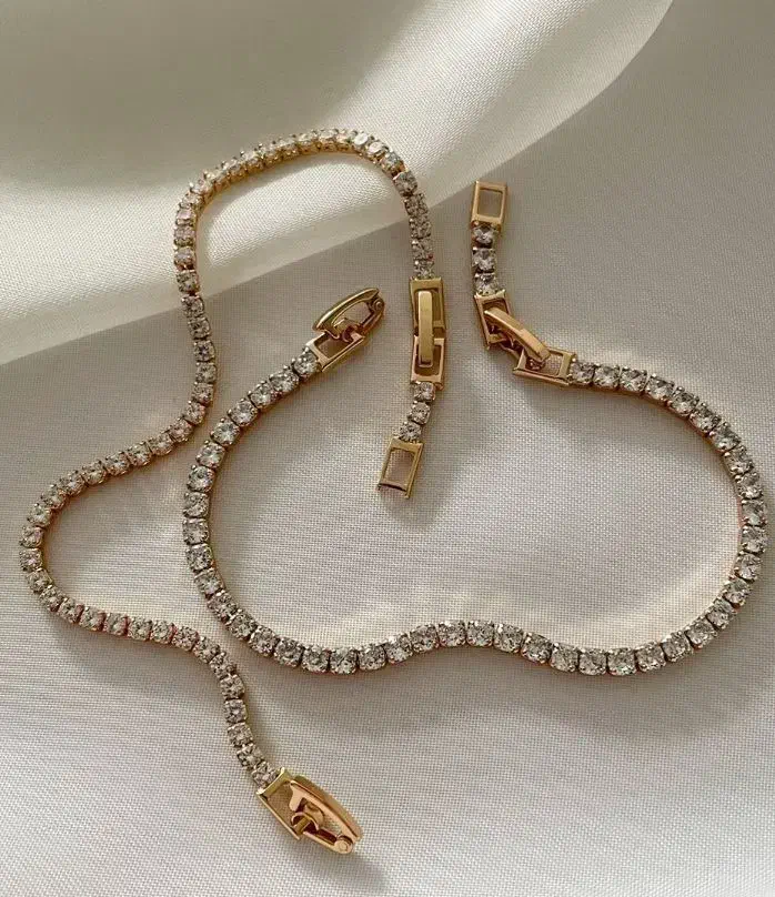 فروش ویژه زیورآلات( گالری سلنا) مجتمع ستاره ـ یزد|بدلیجات|یزد, |دیوار