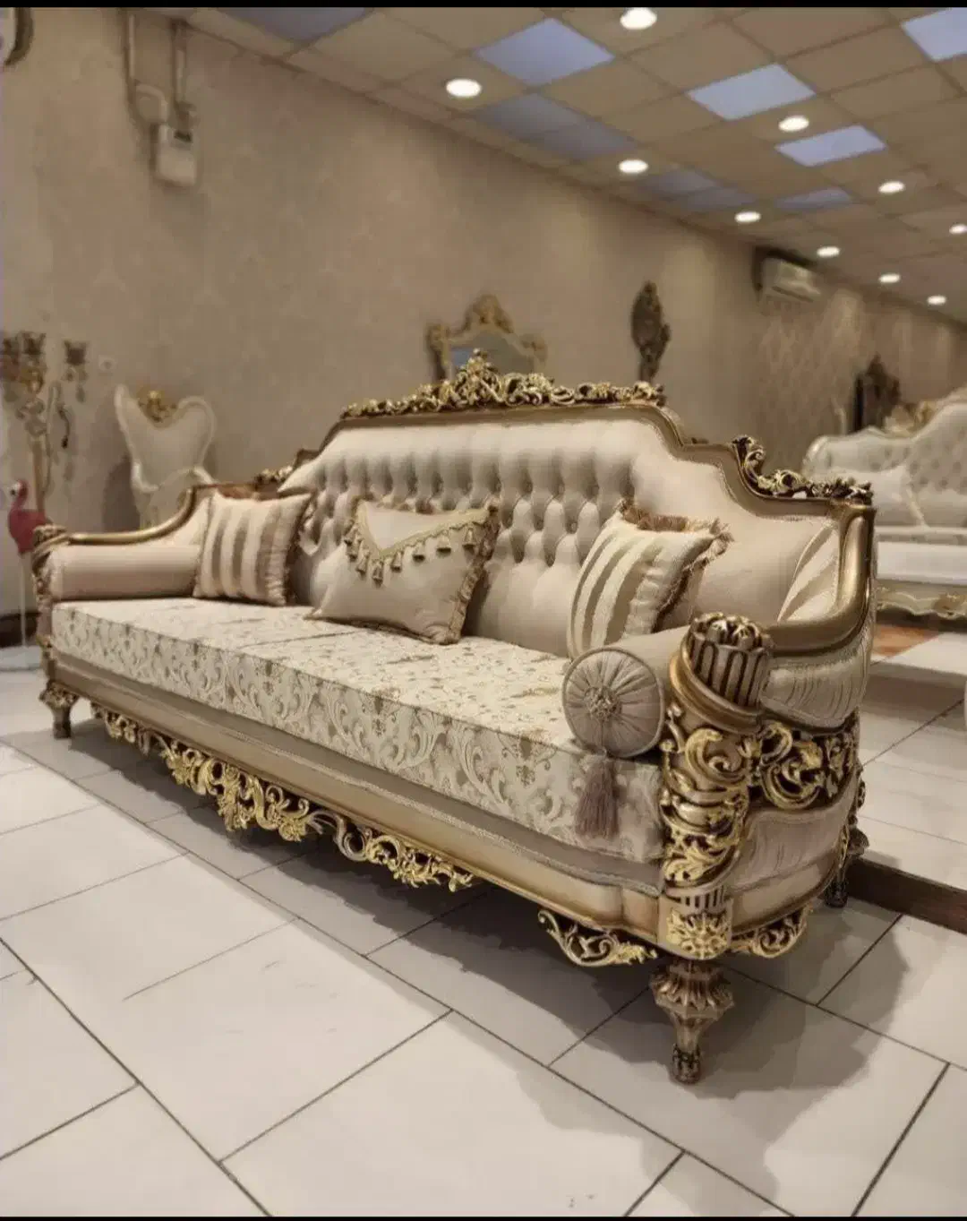 مبل سلطنتی راحتی کلاسیک گلایور FG545|مبلمان خانگی و میز عسلی|تهران, شهرک ولیعصر جنوبی|دیوار