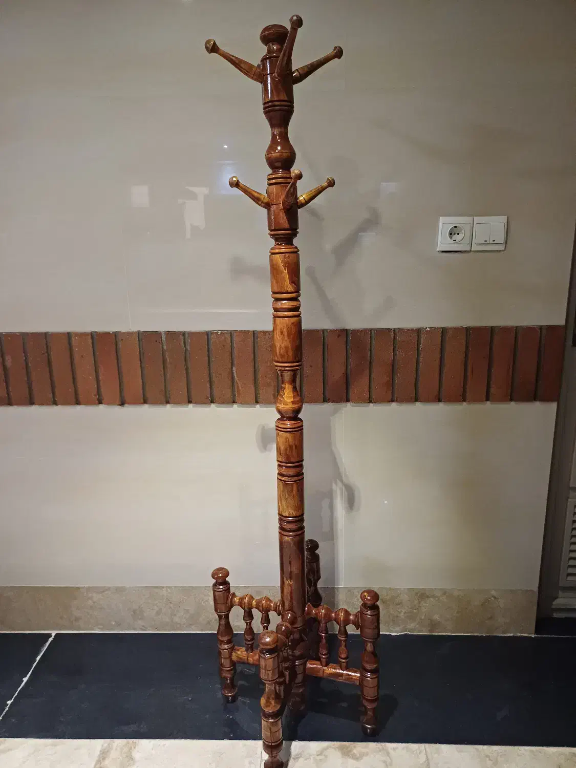 چوب لباسی|بندرخت و رخت‌آویز|قم, شهرک قدس|دیوار