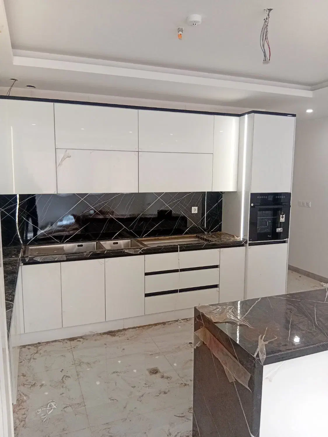 طراحی و اجرای کابینت و کمد دیواری|مصالح و تجهیزات ساختمان|قم, بیست متری ولیعصر|دیوار