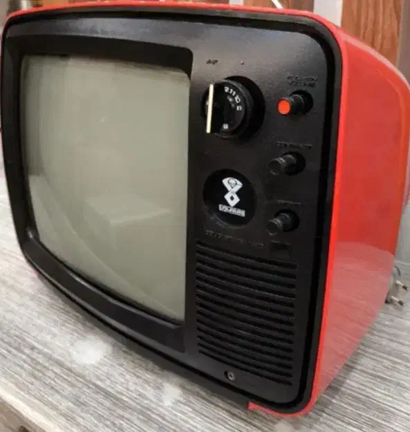 تلویزیون قدیمی|تلویزیون و پروژکتور|کارون, |دیوار