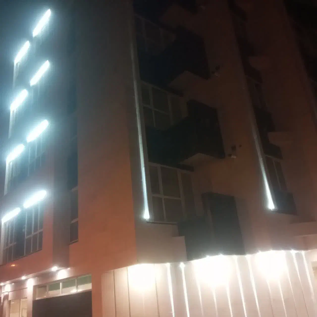 برق کشی ساختمان پذیرفته می‌شود.|خدمات پیشه و مهارت|ابهر, |دیوار