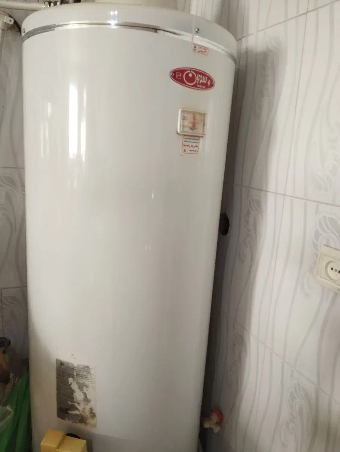 یخچال .آبگرمکن دیواری .گاز پنج شعله|آبگرمکن، پکیج، شوفاژ|خمین, |دیوار