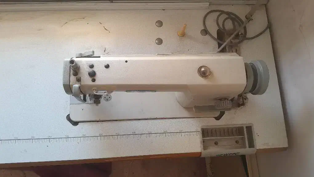 چرخیاطی|چرخ خیاطی و ریسندگی|بومهن, |دیوار