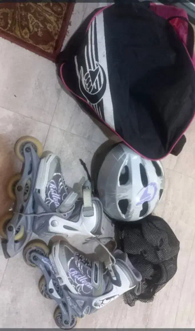 فروش اسکیت Rollerblay  با لوازم جانبی|دوچرخه، اسکیت، اسکوتر|کیش, |دیوار