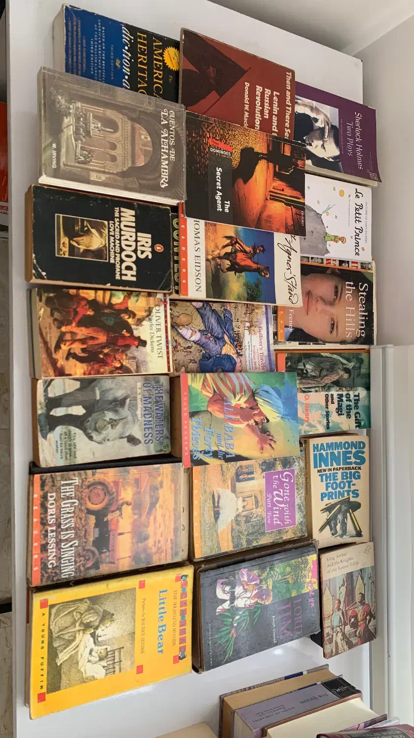 کتاب های رمان زبان انگلیسی|کتاب و مجله آموزشی|لاهیجان, کوی استادان|دیوار