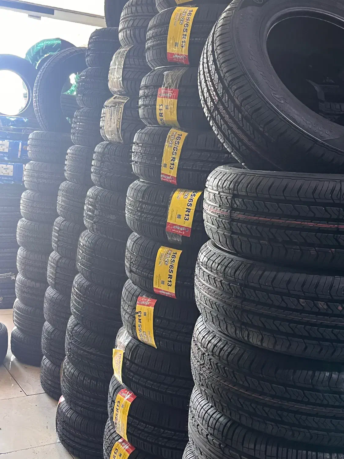 انواع لاستیک ایرانی و خارجی|قطعات یدکی و لوازم جانبی|رباط‌کریم, الارد|دیوار