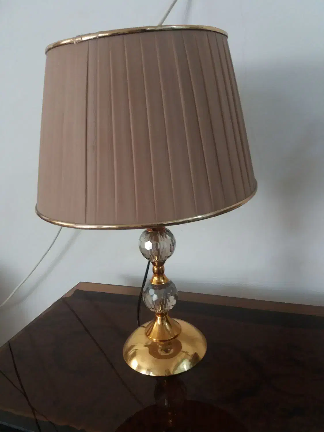 چراغ خواب|چراغ خواب و آباژور|نیشابور, میدان حافظ|دیوار