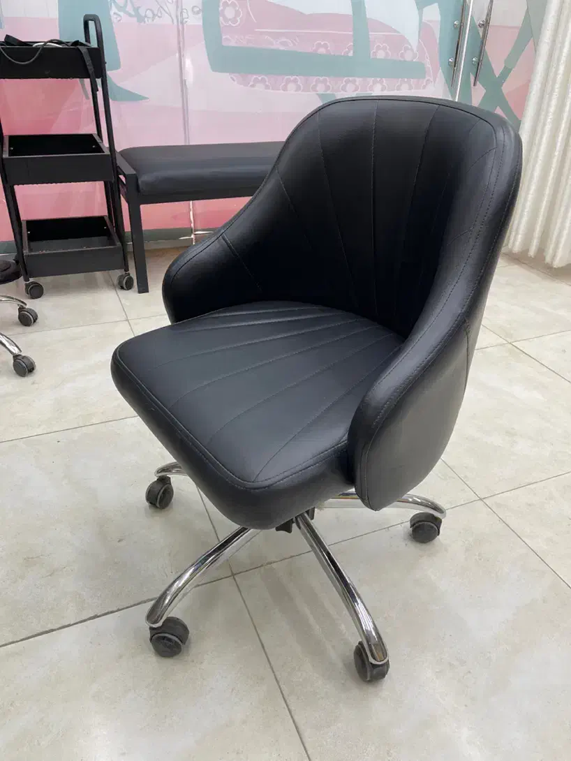 صندلی آرایشگاهی|آرایشگاه و سالن‌های زیبایی|سنندج, |دیوار