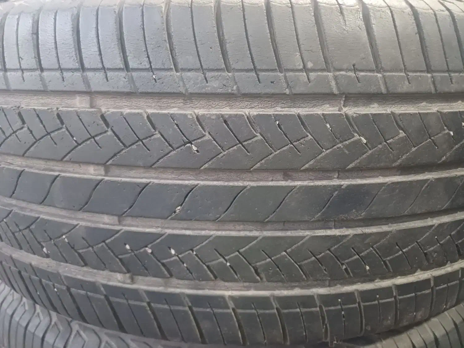 دوعدد لاستیک چانگاین ودوعدد لاستیک پاترول|قطعات یدکی و لوازم جانبی|رشت, حافظ آباد|دیوار