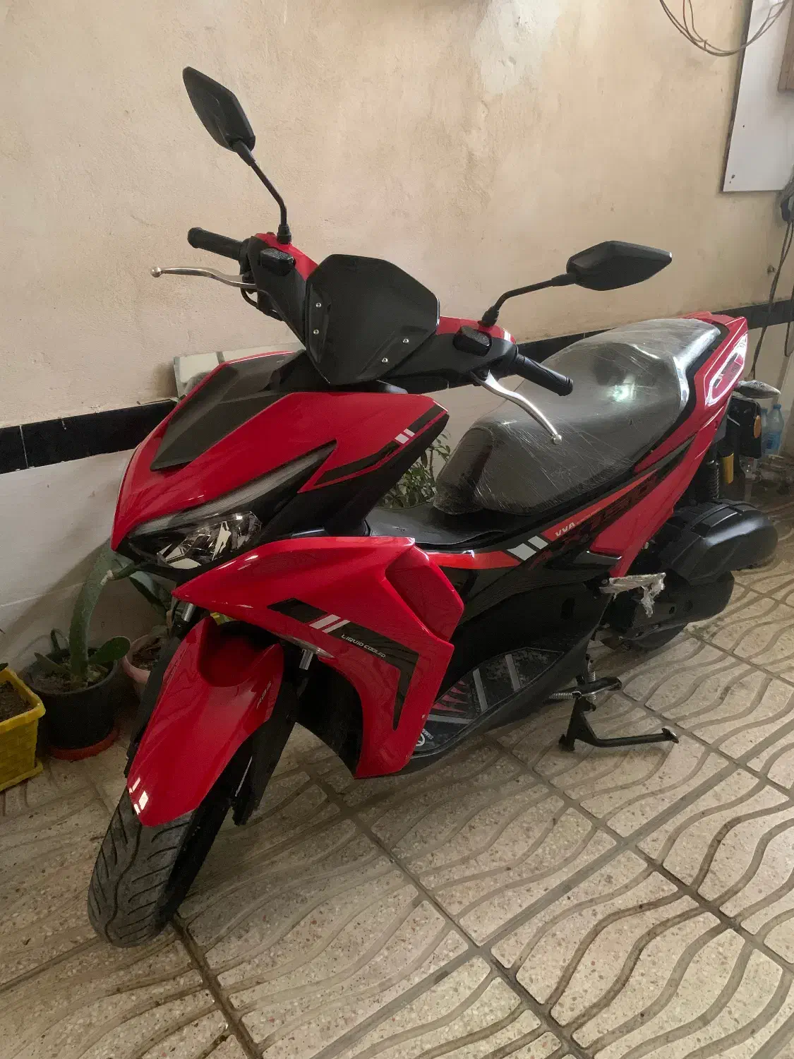 ایروکس|موتورسیکلت|ساری, |دیوار