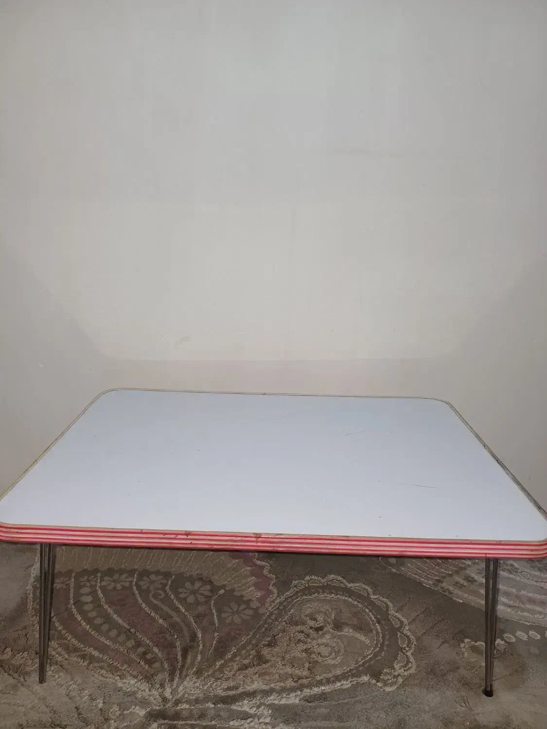 میز تحریر. میز کار سالم وچوبی ضخیم|میز تحریر و کامپیوتر|خمام, |دیوار