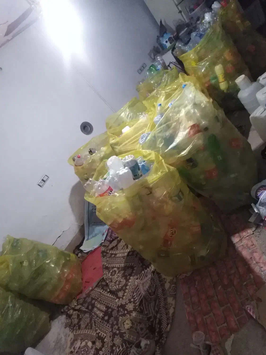 1000تانوشابه ای|ظروف نگهدارنده، پلاستیکی، یکبارمصرف|بیرجند, |دیوار