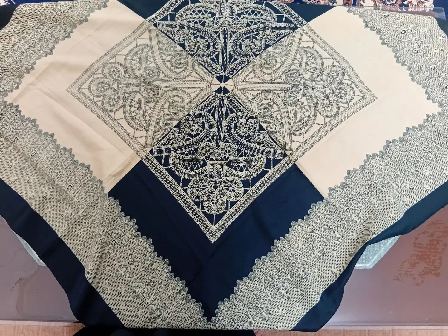 شال و روسری|لباس|قم, انسجام|دیوار