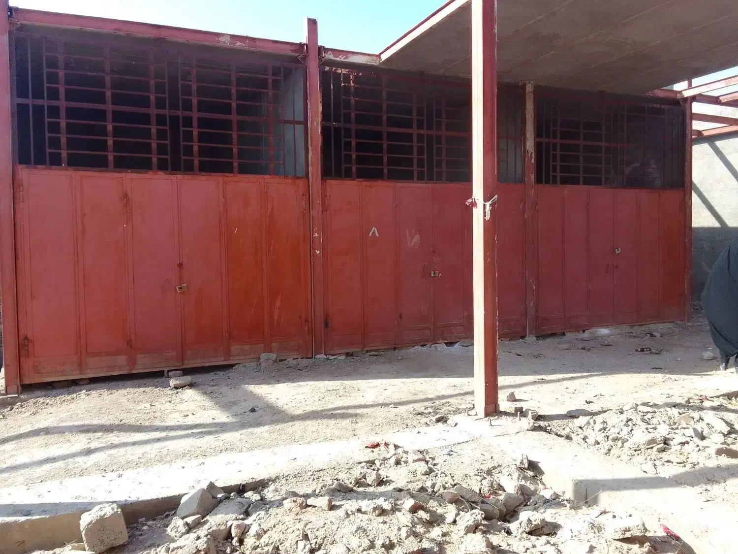 کفش   م غ ا ز ع فروش|کیف، کفش، کمربند|زهک, |دیوار