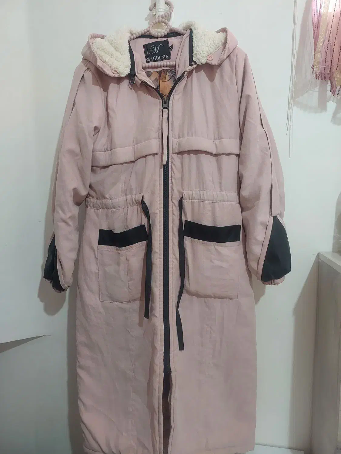 پالتو|لباس|کبودرآهنگ, |دیوار