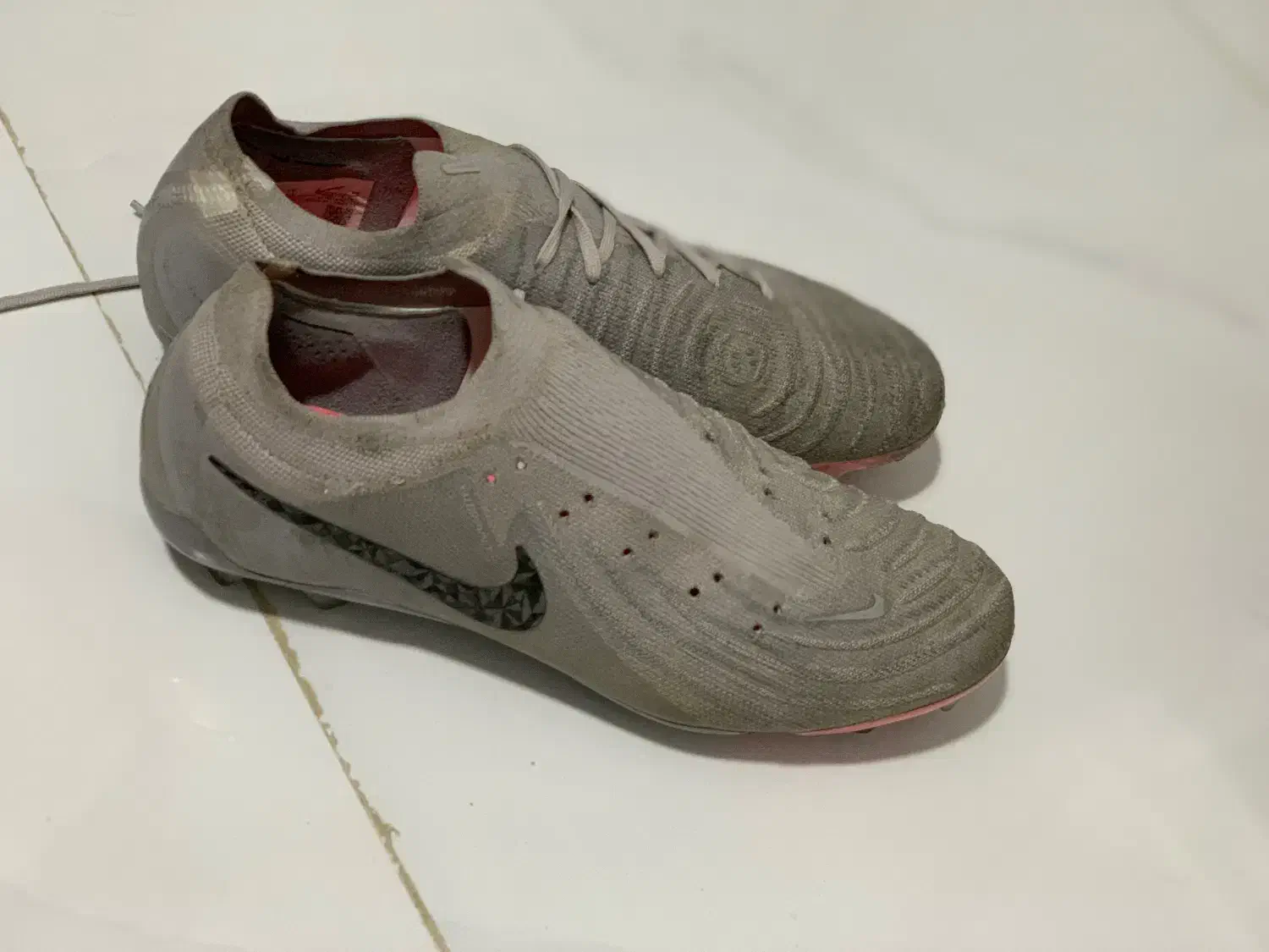 کتونی استوک فوتبال|کیف، کفش، کمربند|صومعه‌سرا, |دیوار