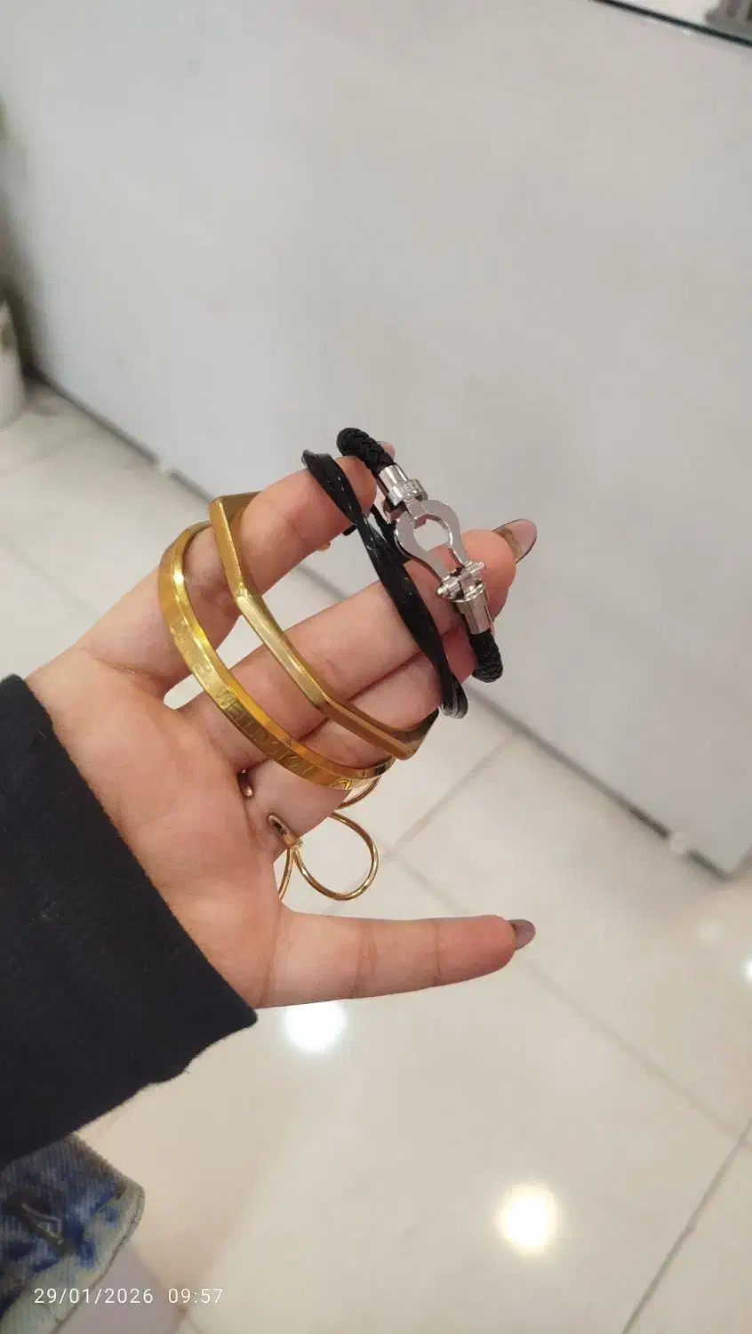 بنگل مردونه|بدلیجات|تربت جام, پاسداران|دیوار