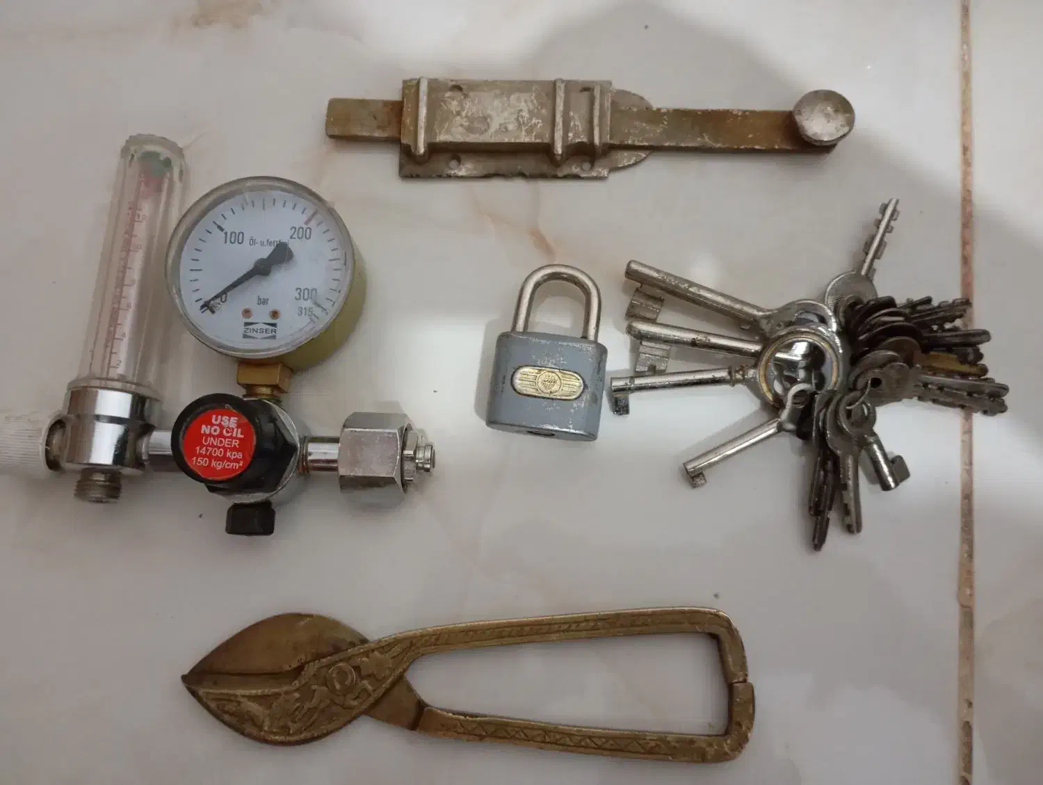 مقدار وسایل قدیمی و کلکسیونی|کلکسیون اشیاء عتیقه|شیراز, سلطان آباد|دیوار