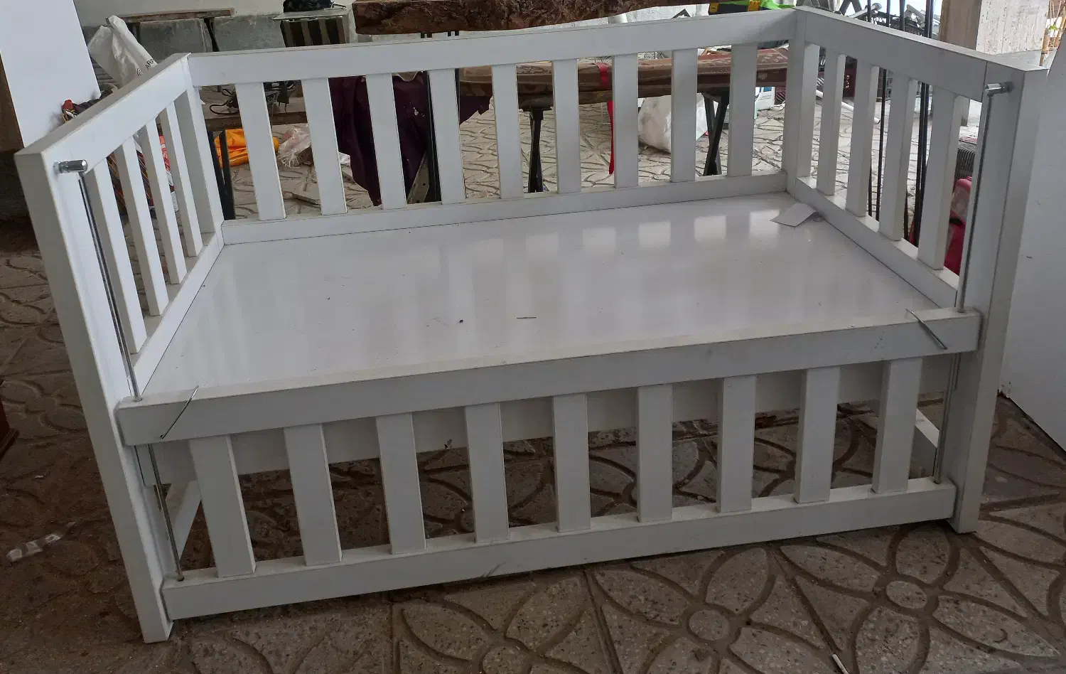 تخت نوزاد|تخت و صندلی بچه|بابل, |دیوار