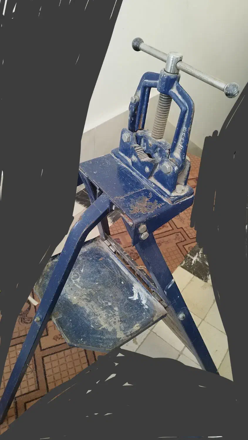 گیره کارگاهی|ابزارآلات|صحنه, |دیوار