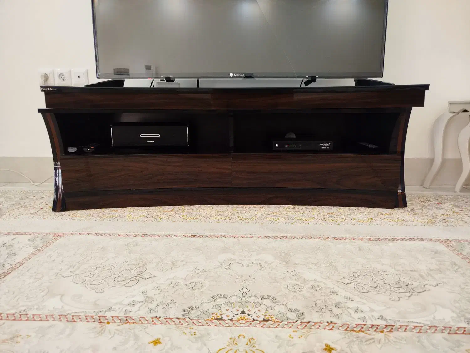 میز تلویزیون دو تیکه|میز تلویزیون|تربتحیدریه, شهرک ولیعصر|دیوار