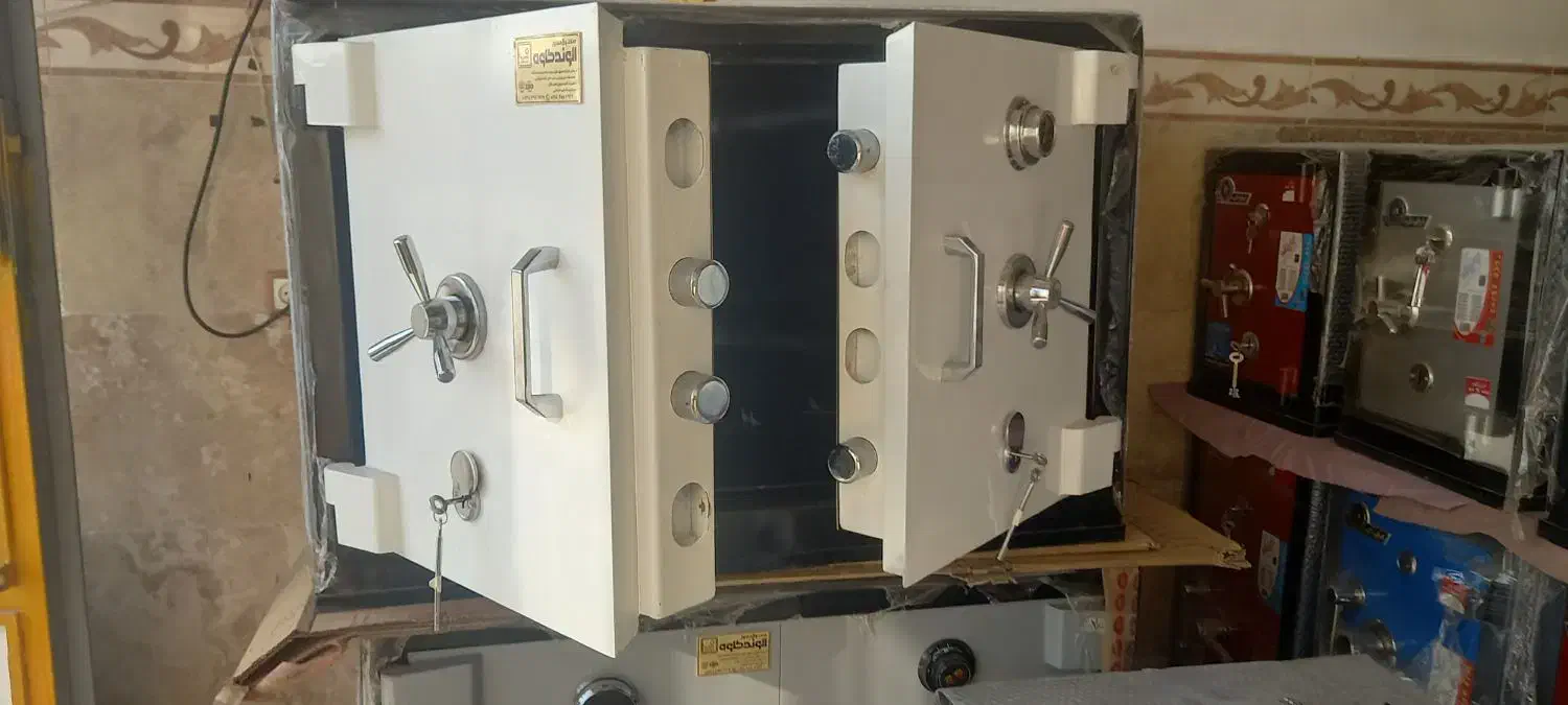 گاوصندوق زیرویترینی مکانیکی و دیجیتال|ابزارآلات|ملایر, |دیوار