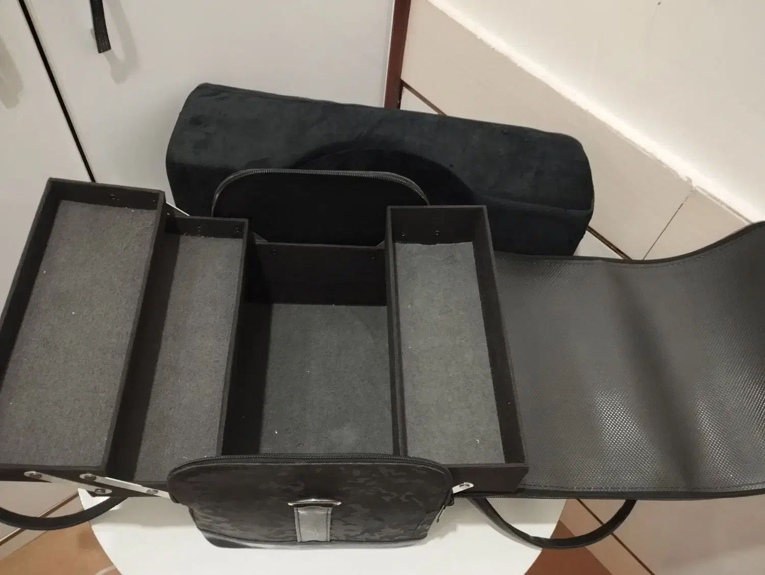 لوازم اکستنشن مژه|آرایشگاه و سالنهای زیبایی|بروجن, |دیوار