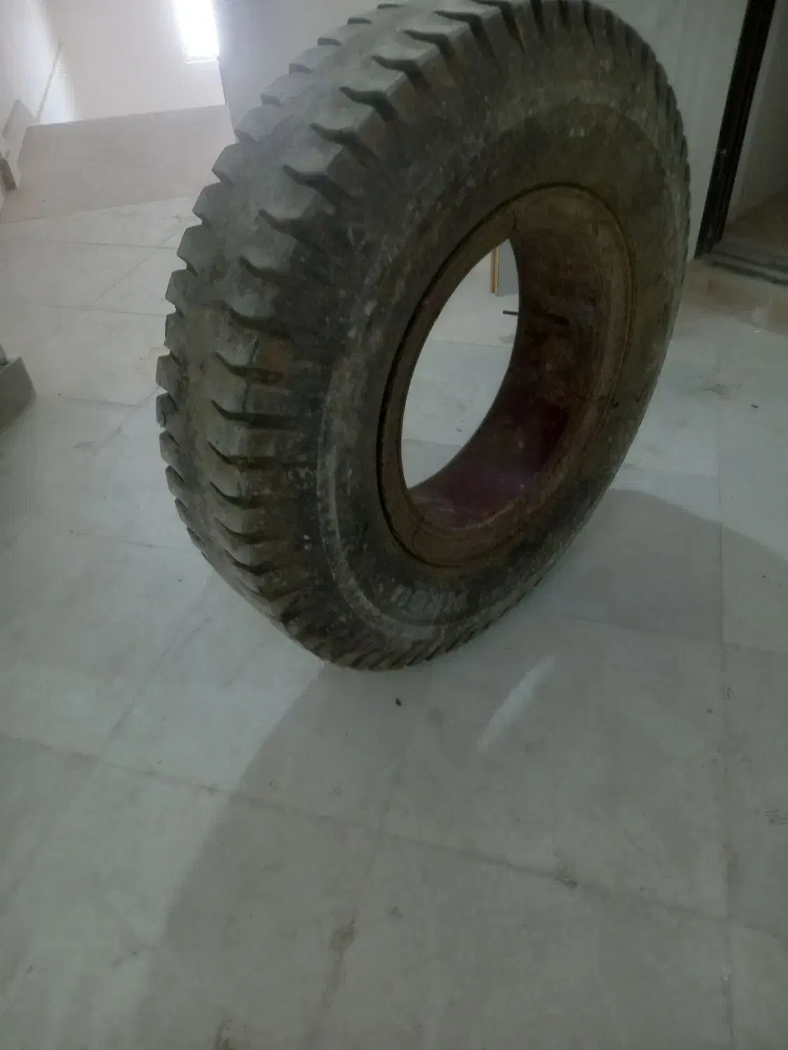 لاستیک به همراه تیوب ‌و رینگ ماشین سنگین|قطعات یدکی و لوازم جانبی|بجنورد, |دیوار