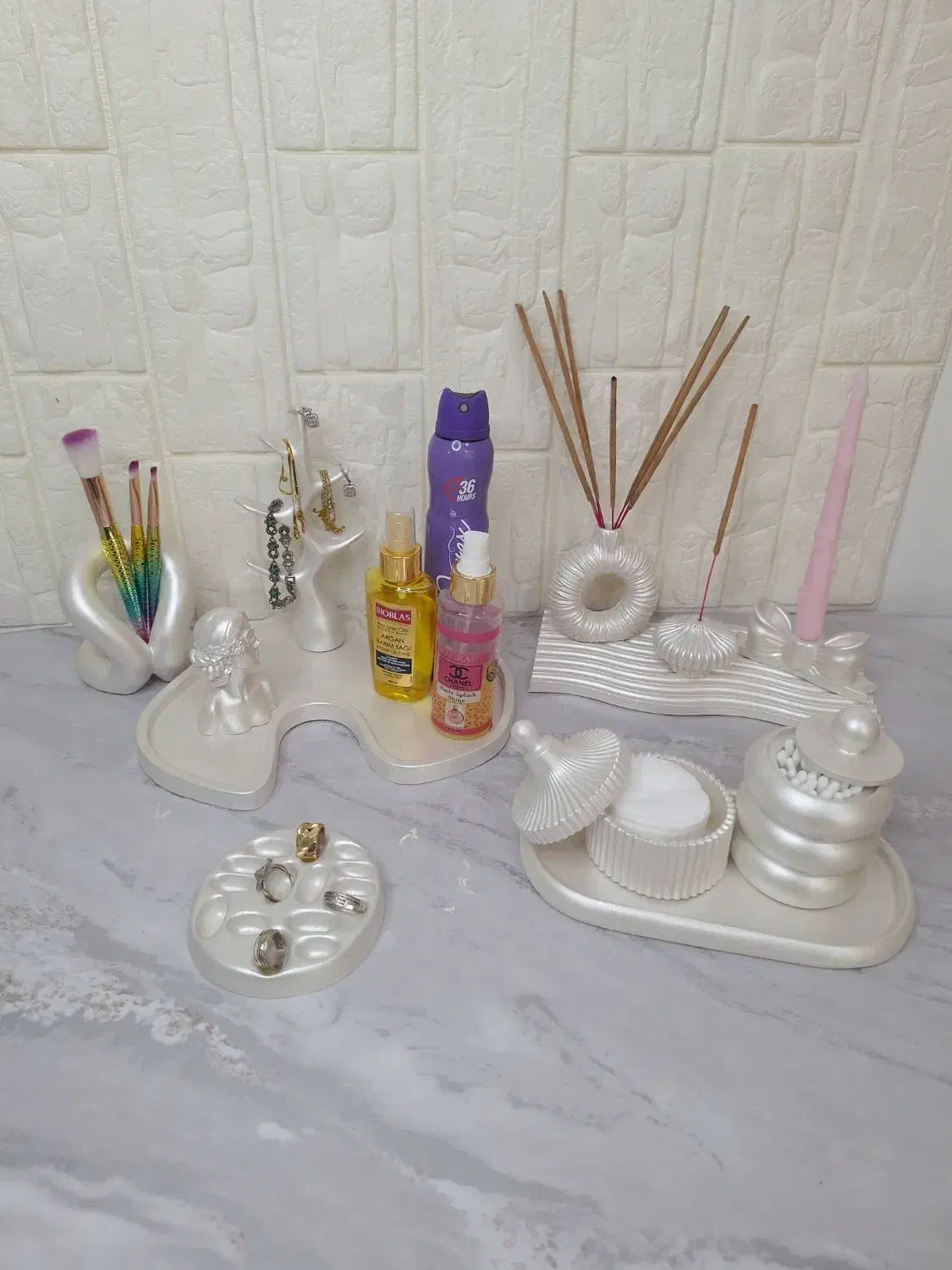 استند میز آرایش|مجسمه، تندیس، ماکت|همدان, |دیوار