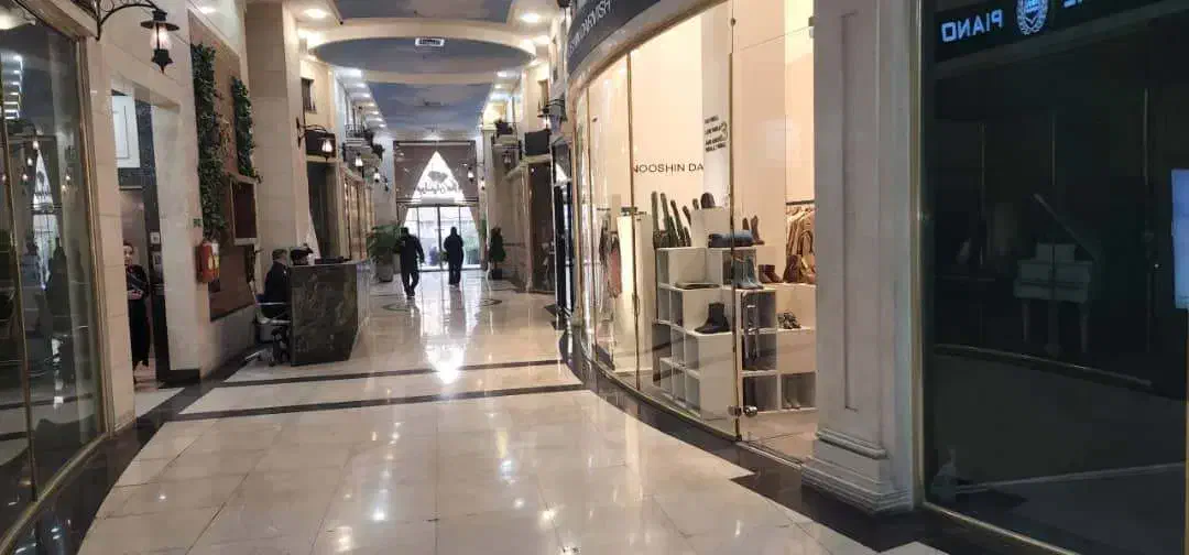 اجاره 46 متر تجاری به صنوف طلا و جواهر و پوشاک|اجارهٔ مغازه و غرفه|تهران, محمودیه|دیوار