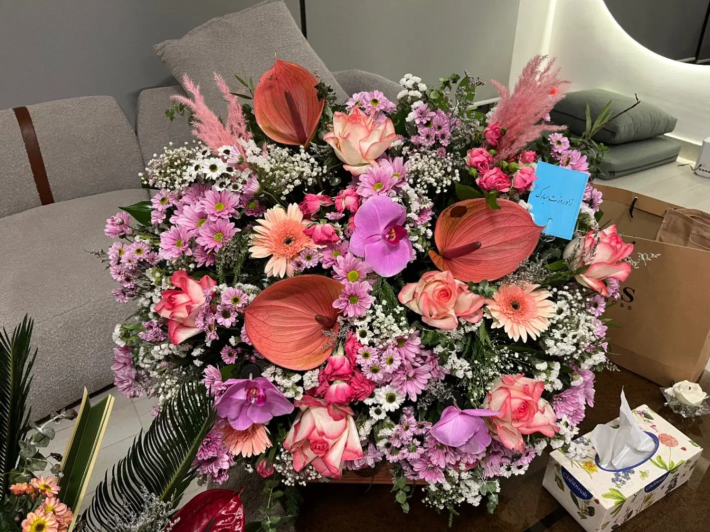 سبد گل|گل و گیاه طبیعی|کیش, |دیوار