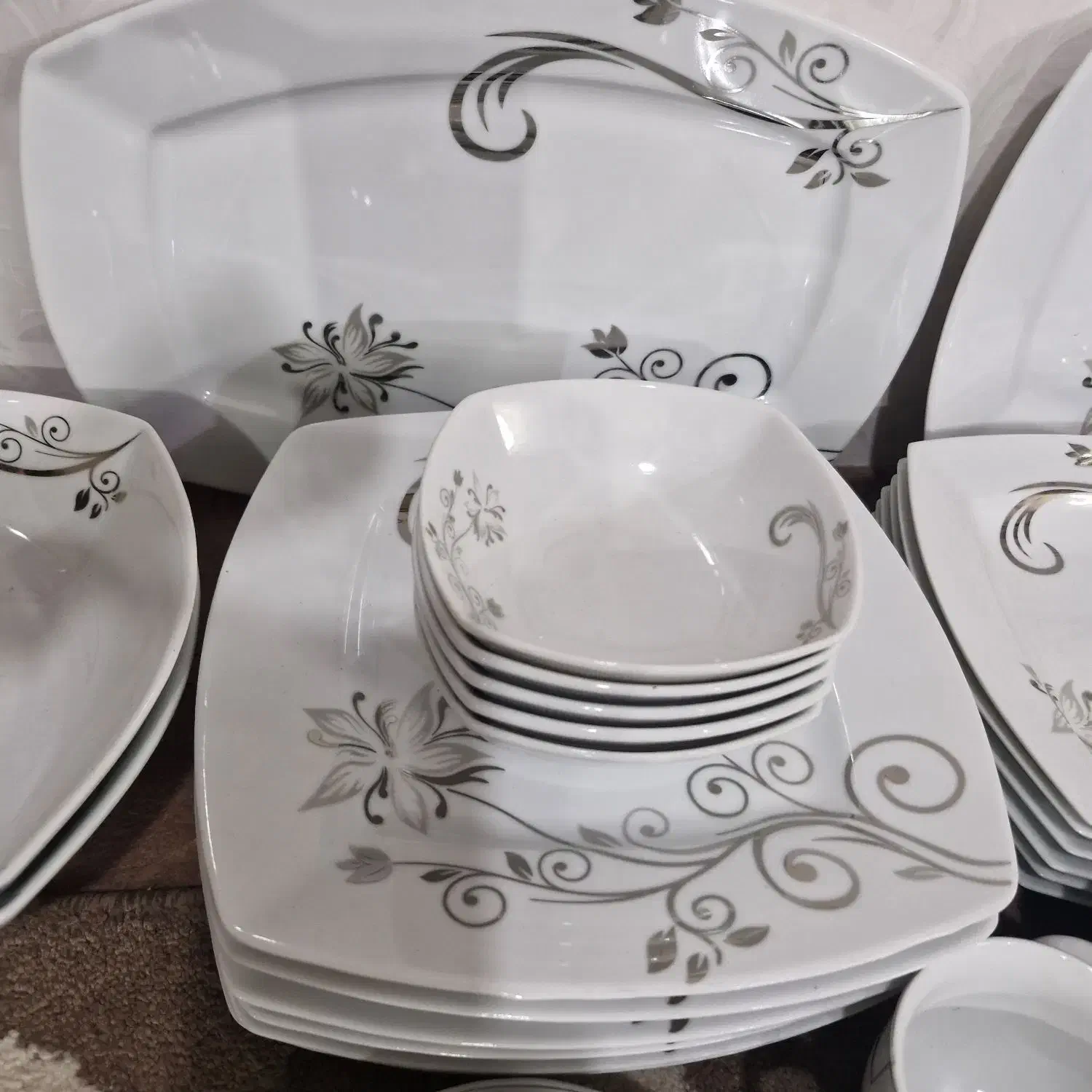 سرویس چینی|ظروف سرو و پذیرایی|قم, شهرک امام حسین|دیوار